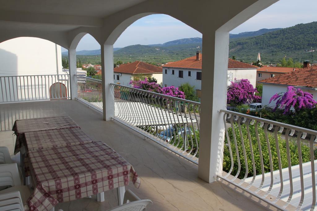 Apartments Marinko Stari Grad  Rum bild
