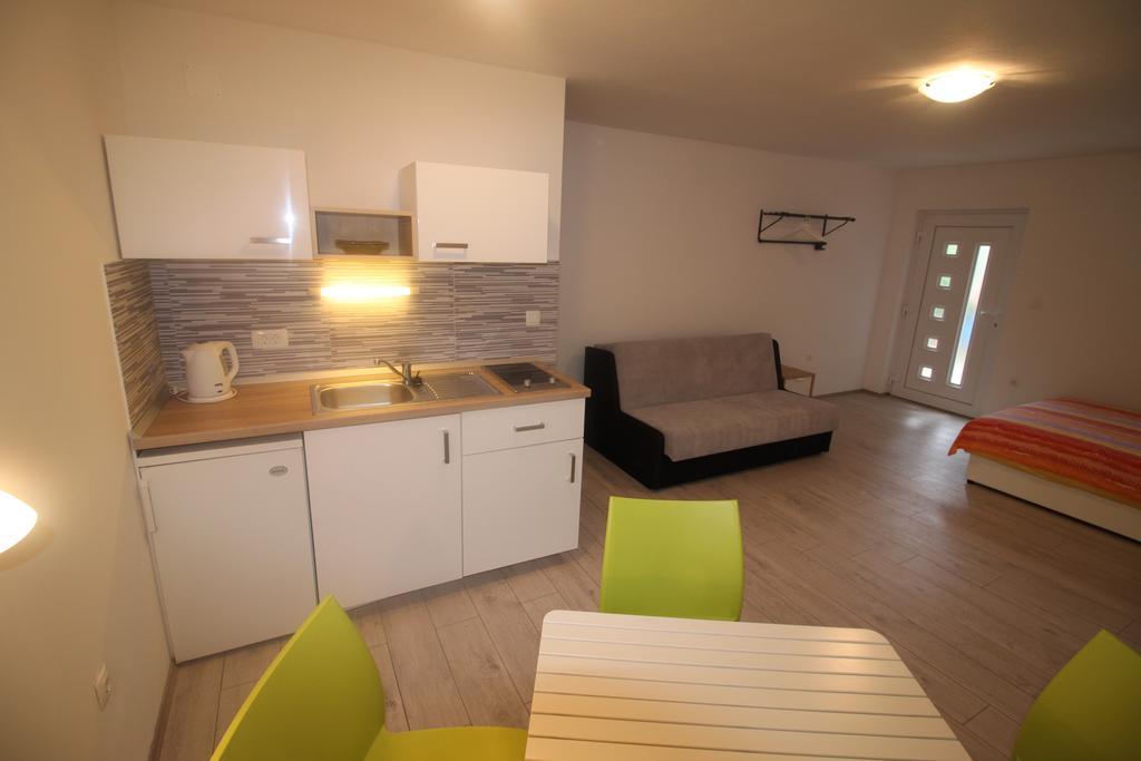 Apartments Marinko Stari Grad  Exteriör bild