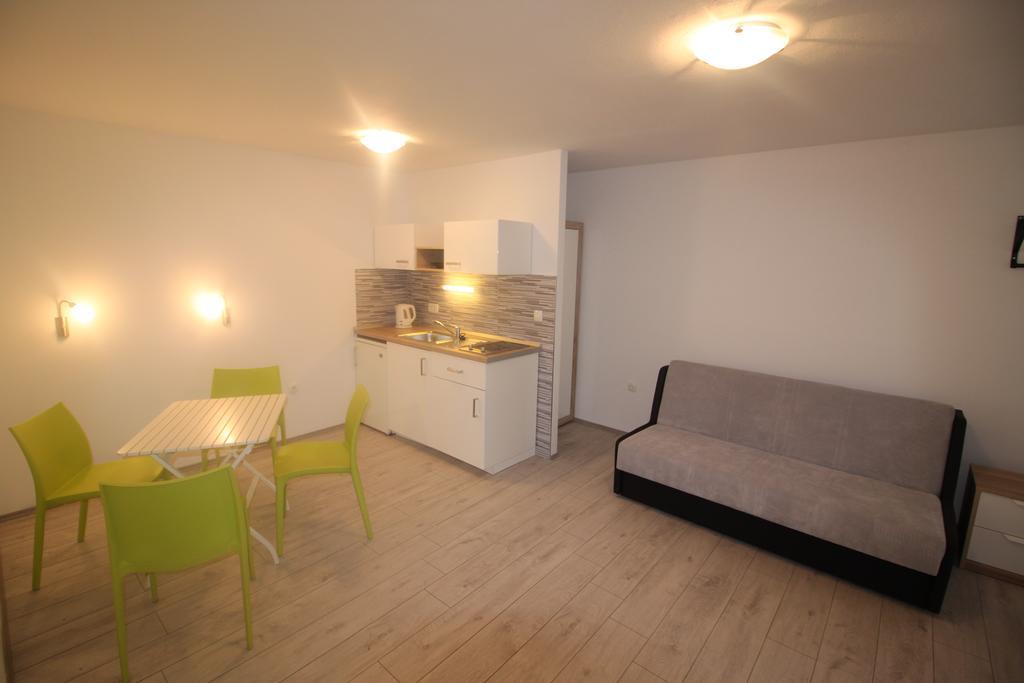 Apartments Marinko Stari Grad  Exteriör bild
