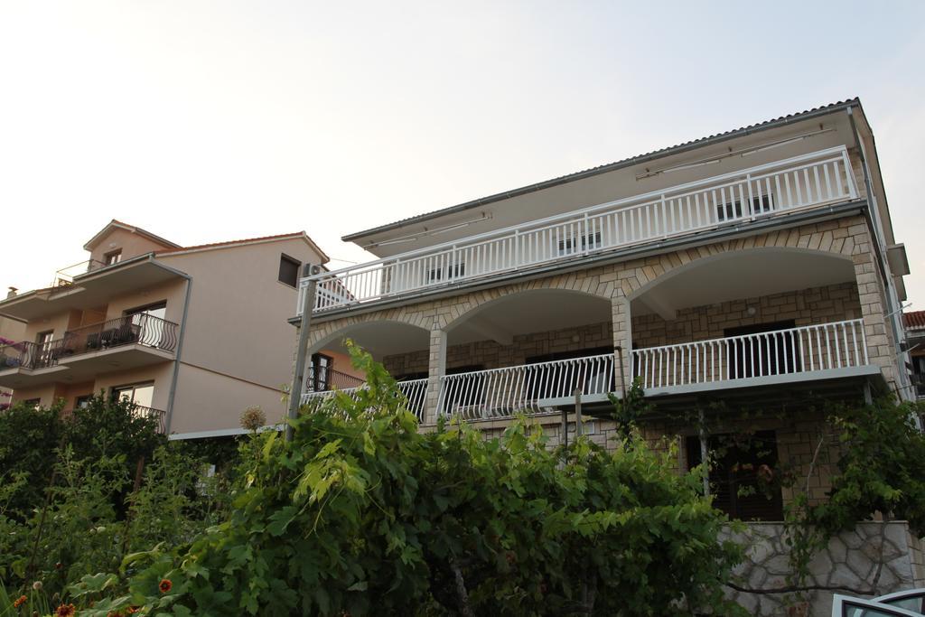 Apartments Marinko Stari Grad  Exteriör bild